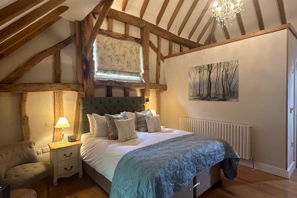 Superior Double Room | Meja, seterika/papan seterika, Wi-fi percuma