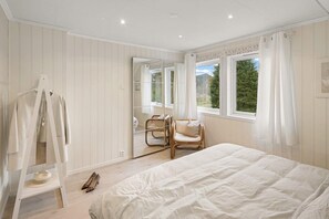 3 Schlafzimmer, Schreibtisch, Bügeleisen/Bügelbrett, kostenloses WLAN