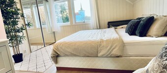 A beautiful 3-bedroom apartment with stunning views and free parking