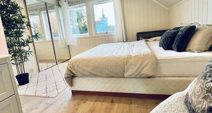 A beautiful 3-bedroom apartment with stunning views and free parking