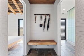 2 bedrooms, desk, free WiFi, bed sheets