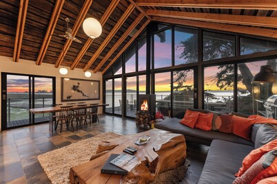 Bodega Bay - Ocean View, Fireplace & BBQ