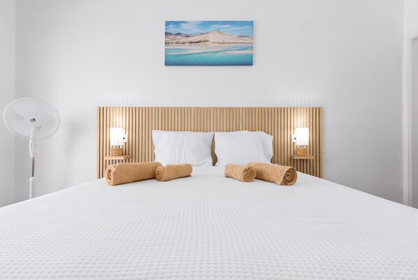 Bügeleisen/Bügelbrett, kostenloses WLAN, Bettwäsche