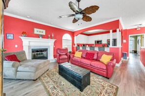 Living area - Seaside Serenity (Panama City Beach)