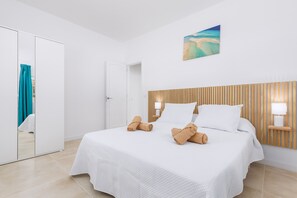 2 bedrooms, iron/ironing board, free WiFi, bed sheets