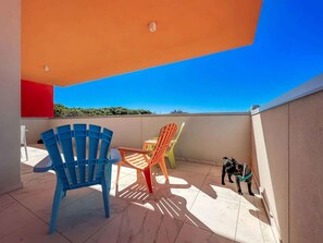 تناول الطعام بالخارج