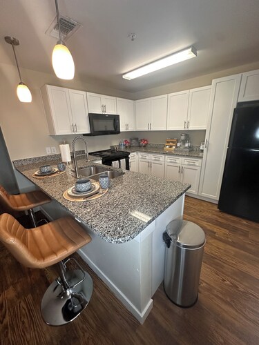 Cozy 2-bedroom apartment in awesome Killeen with AC, fitness room, WiFi