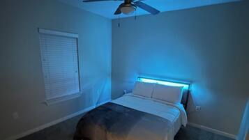 2 chambres, fer et planche à repasser, Wi-Fi gratuit, draps fournis