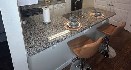 Cozy 2-bedroom apartment in awesome Killeen with AC, fitness room, WiFi