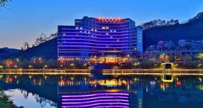 Oriental Hotel (Kaihua Linhu Road)
