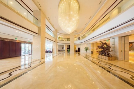 Interior. Oriental Hotel (Kaihua Linhu Road)