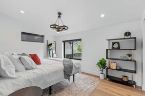 1 bedroom, iron/ironing board, WiFi, bed sheets - Cozy apartment in fabulous Coeur d'Alene with WiFi, AC & Spa! (Coeur d'Alene)