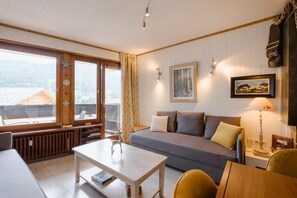 Fireplace - 150m from shops, 1st floor, balcony, fireplace or stove, tv, ski locker, 39m², La Clusaz (La Clusaz)