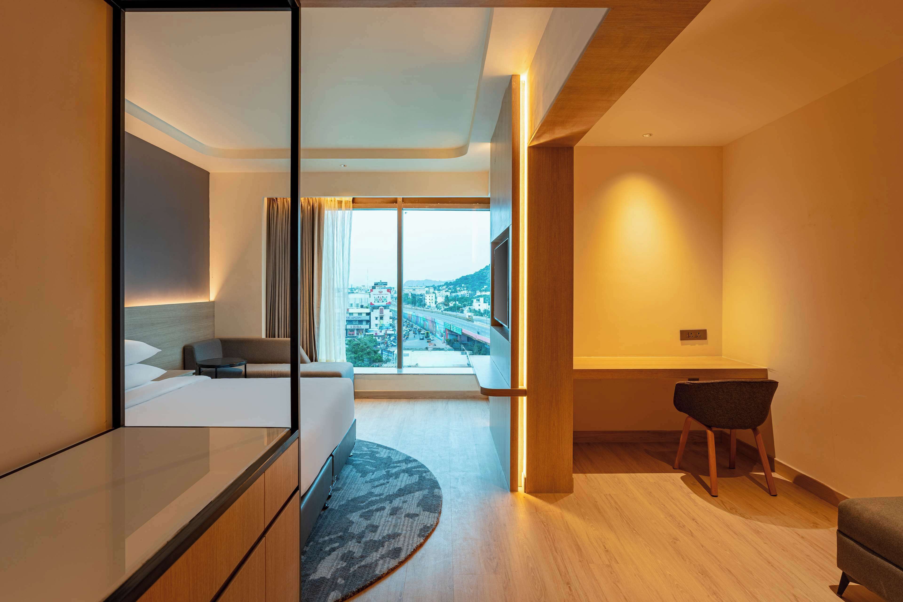 Premium Room | Premium bedding, minibar, in-room safe, desk