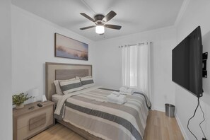 1 habitación, tabla de planchar con plancha, wifi y ropa de cama 