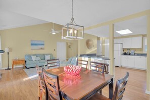 TV, DVD player, books, offices - Evian Villa Retreat – Incredible Shipyard Condo! (Hilton Head Island)