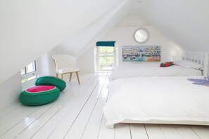 3 bedrooms, free WiFi, bed sheets