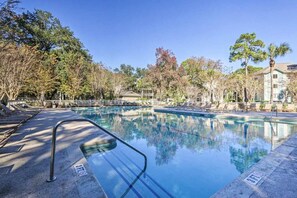 Pool - Hilton Head Hangout – 2 BDR Resort Condo by Beach! (Hilton Head Island)