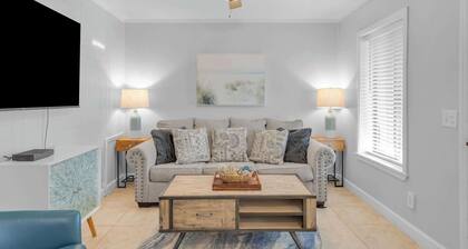 Aqua Vista Retreat – 2 BDR in Spectacular Resort!