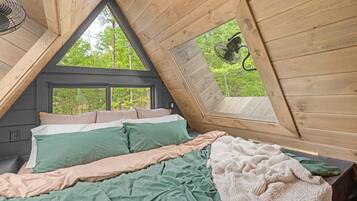 4 bedrooms, travel crib, free WiFi, bed sheets