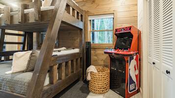 4 habitaciones, cuna de viaje, wifi gratis y ropa de cama