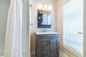 Hair dryer, towels, soap, shampoo - The Lily Pad (Charlottetown)