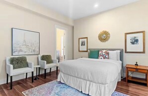 1 bedroom, iron/ironing board, WiFi, bed sheets - The Lily Pad (Charlottetown)