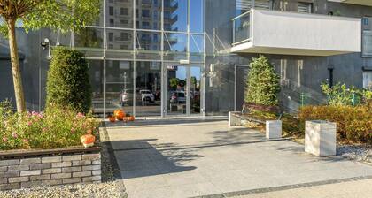 Albatross Tower by Grand Apartments