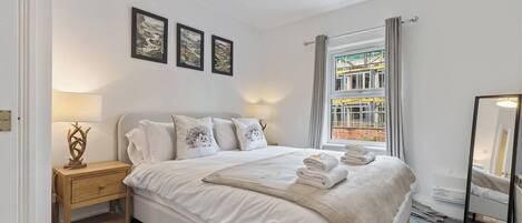 2 chambres, fer et planche à repasser, Wi-Fi gratuit, draps fournis