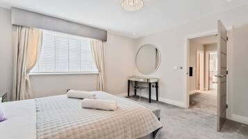 5 bedrooms, iron/ironing board, free WiFi, bed sheets