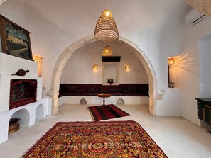 Interior - Immerse Yourself in Authentic Charm: Stay at traditional Houch Yasmine (Djerba)