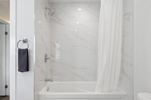 171 Tyrolean (No Pets Allowed) | Bathroom | Towels, soap, shampoo, toilet paper