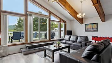 171 Tyrolean (No Pets Allowed) | Living area
