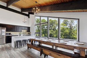 173 Tyrolean (No Pets Allowed) | In-room dining - Tyrolean Chalets (The Blue Mountains)