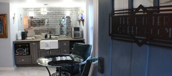 The Barter Green Room in Downtown Abingdon, The Barter Green Room in the heart of downtown Abingdon