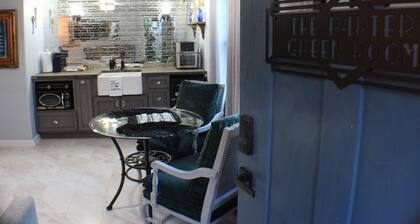 The Barter Green Room in Downtown Abingdon, The Barter Green Room in the heart of downtown Abingdon