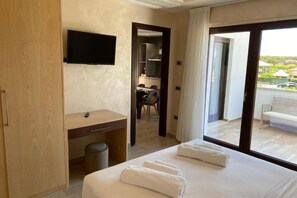 3 quartos, ferros/tábuas de passar roupa, Wi-Fi, roupa de cama