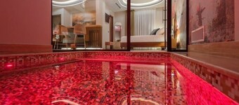 Hera Paestum Suite with Private Pool - Athena Apartment 3