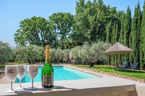 Piscine extérieure, piscine chauffée