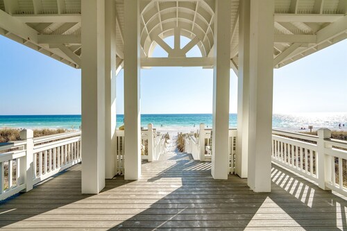 Liahona: Private beach steps away, FREE golf cart, Heated pool, Gulf views