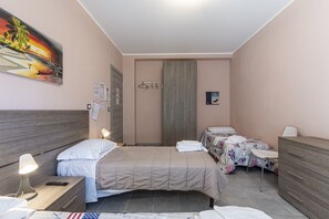 Comfort Triple Room, Balcony | Desk, free WiFi - FARE BnB room and breakfast Santa Maria (Reggio nell'Emilia)