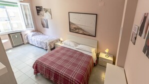 Superior Triple Room | Desk, free WiFi - FARE BnB room and breakfast Santa Maria (Reggio nell'Emilia)