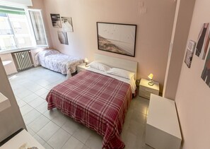 Superior Triple Room | Desk, free WiFi - FARE BnB room and breakfast Santa Maria (Reggio nell'Emilia)