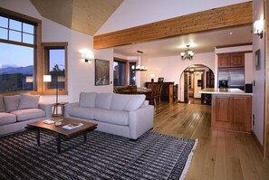 Televisión y chimenea