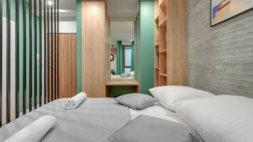 1 bedroom, iron/ironing board, free WiFi