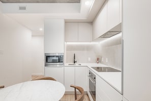 Fridge, stovetop, dishwasher - Urban Chic Studio at Le Mont in Montreal (Montreal)