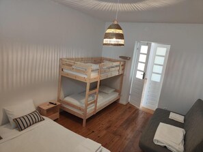 3 dormitorios, tabla de planchar con plancha, wifi y ropa de cama
