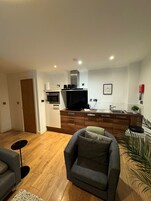 Apartment, 2 Bedrooms, Non Smoking, Kitchen | Private kitchen | Full-size fridge, oven, stovetop, dishwasher