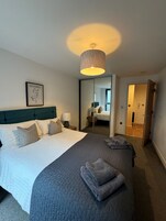 Apartment, 2 Bedrooms, Non Smoking, Kitchen | 2 bedrooms, iron/ironing board, free WiFi