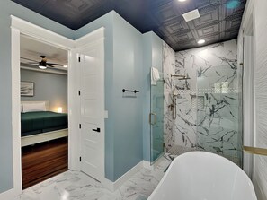 House (4 Bedrooms) | Property amenity